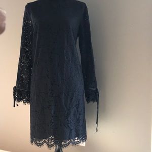 Gap lace tie sleeve dress